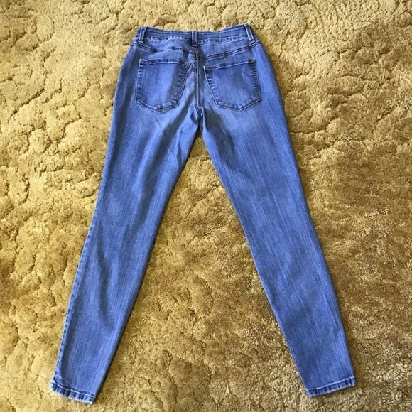 Maurice’s Women's Faded Medium Wash Straight Leg Jeans - Picture 4 of 8